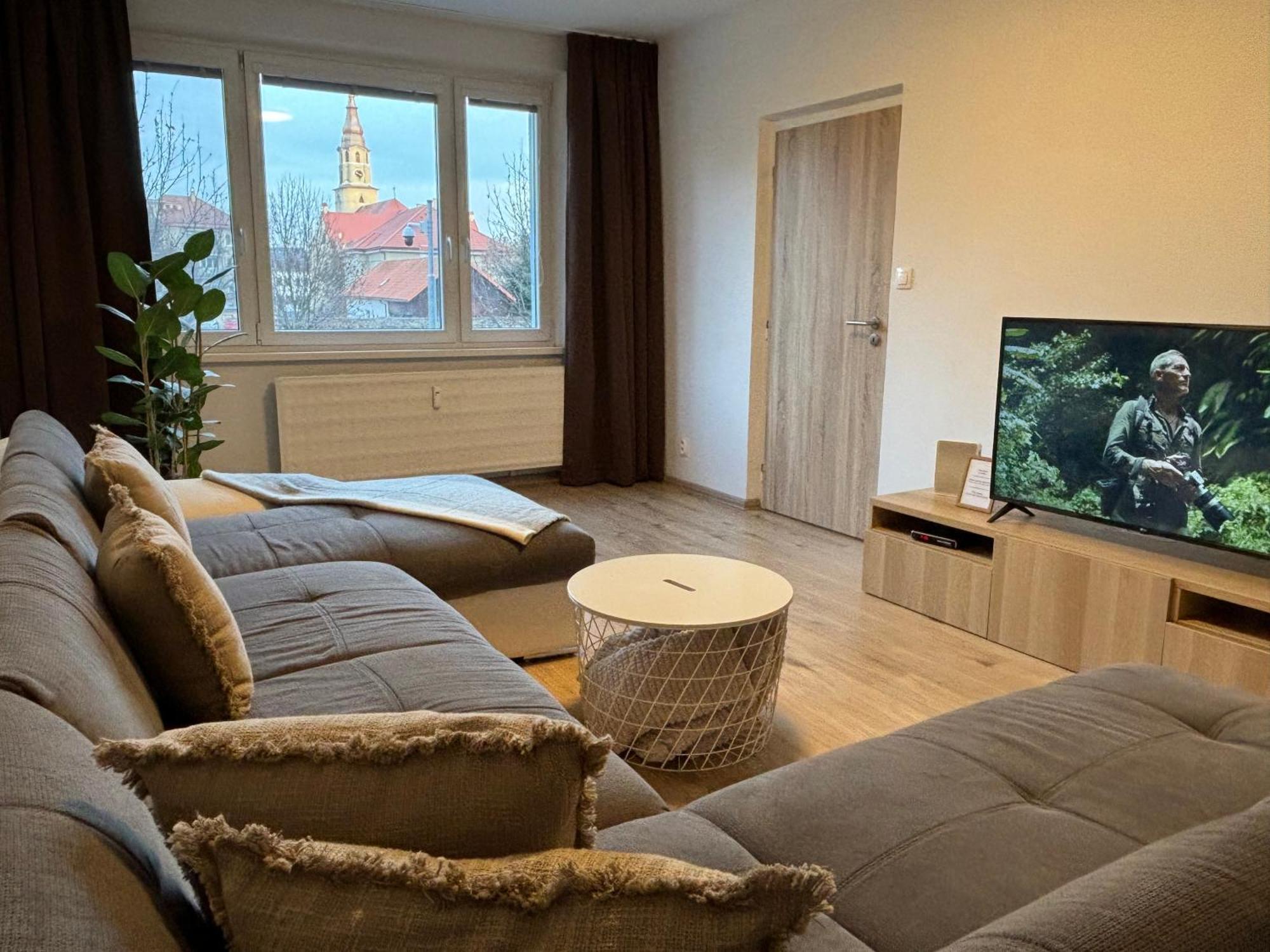 Apartman Centrum Komfort Zvolen Exteriör bild