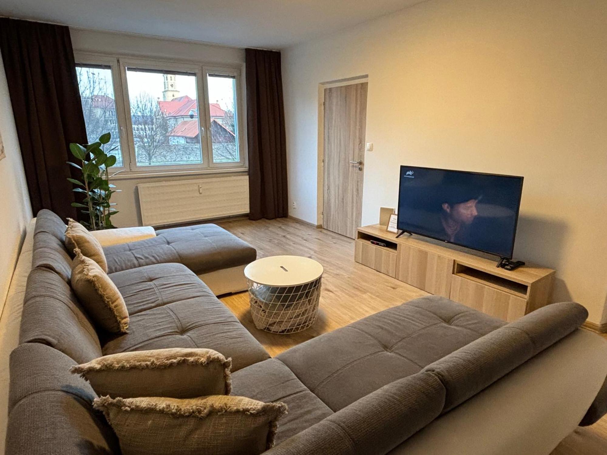 Apartman Centrum Komfort Zvolen Exteriör bild